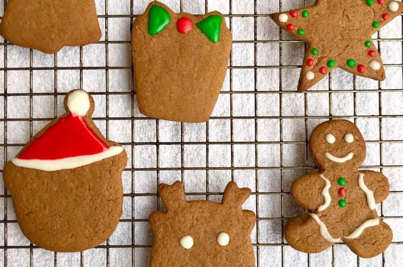 Vegan Gingerbread Cookies With Royal Icing