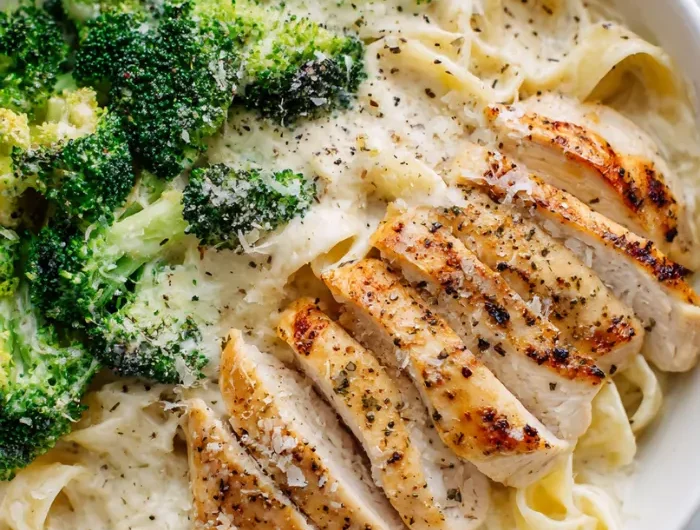 Chicken Alfredo Broccoli Bowl Recipe