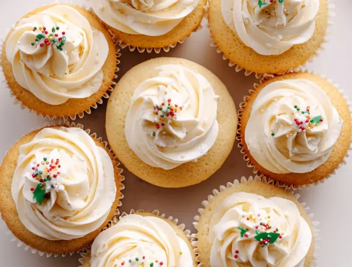 Vanilla Christmas Cupcakes Recipe