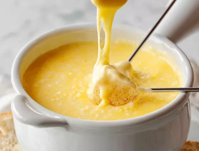 Classic Swiss Cheese Fondue Recipe